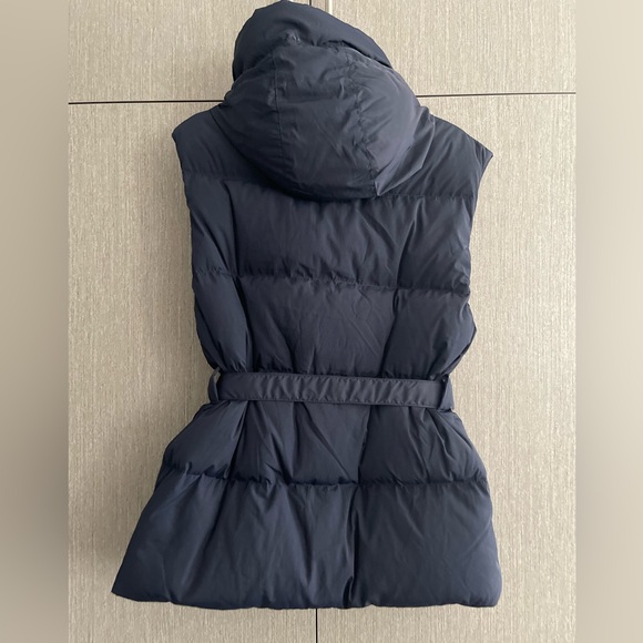 Canada Goose Marlow belted vest in blue. Lightweight fill. - Picture 4 of 5